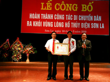 Lễ công bố hoàn thành công tác di chuyển dân ra khỏi lòng hồ thuỷ điện Sơn La. 